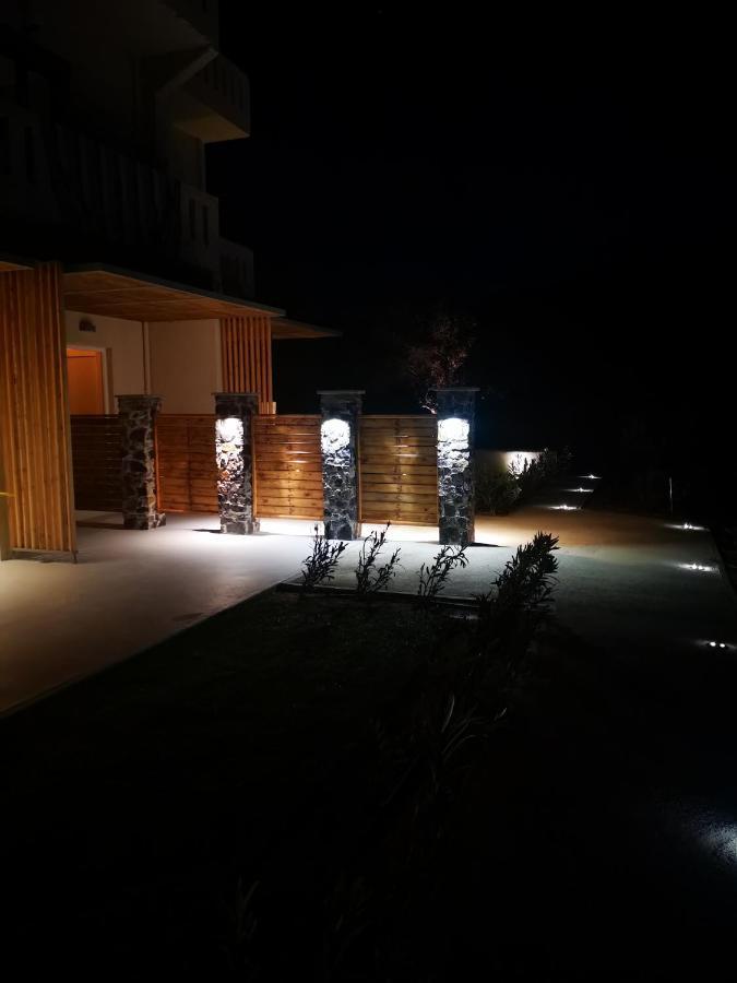 Gratelia Apartment Damnoni Exterior photo