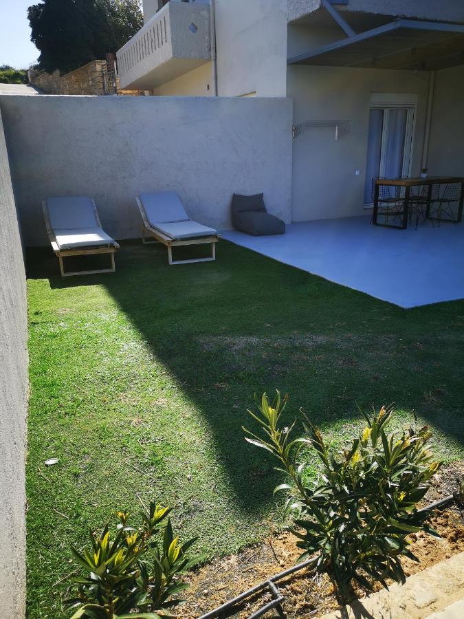 Gratelia Apartment Damnoni Exterior photo